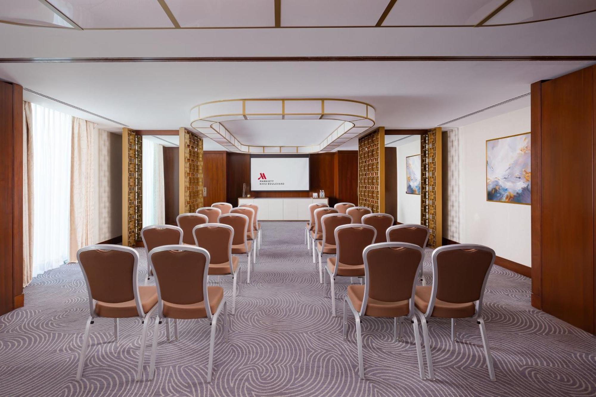 מלון Marriott Boulevard 5*