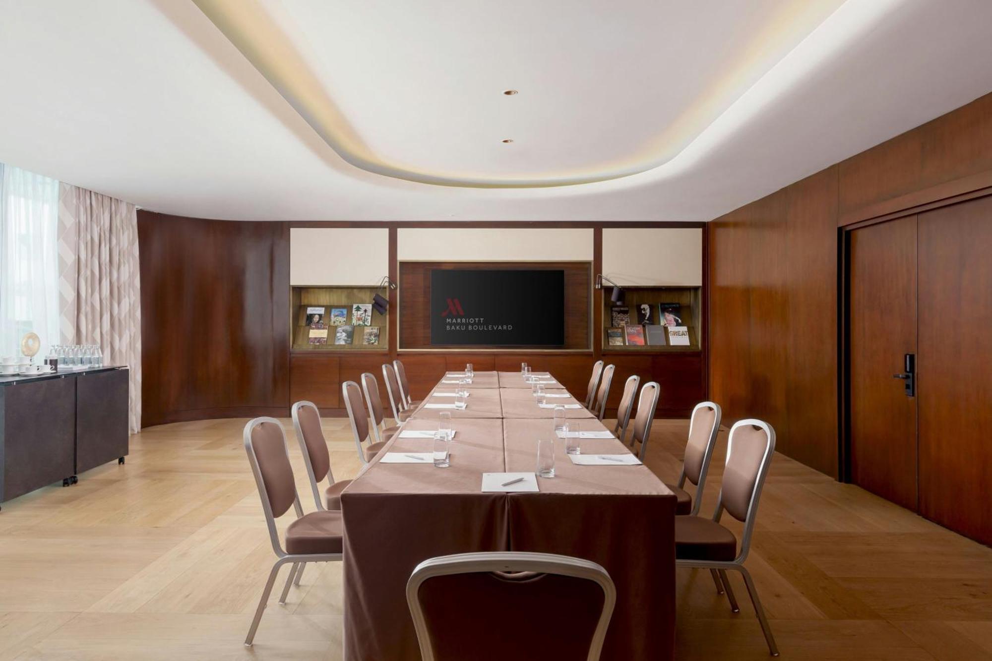 מלון Marriott Boulevard 5*